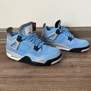 ‘University Blue’ Retro Jordan 4